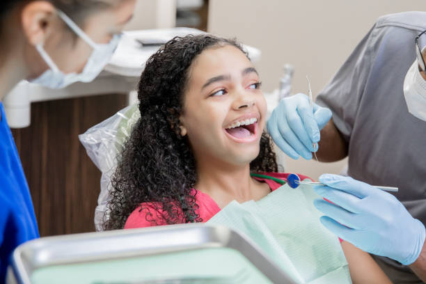 Best Emergency Dental Services for Seniors in Hwatha, IA